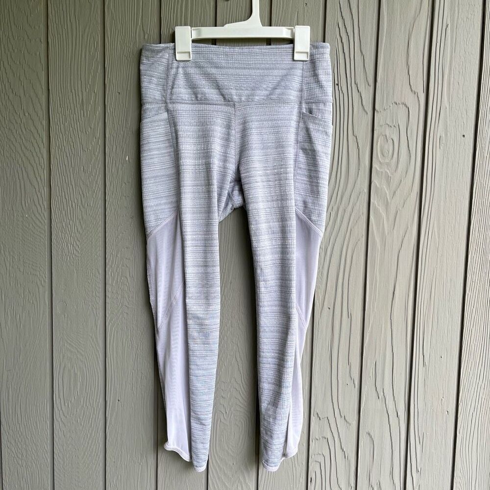 Athleta Pocketed 3/4 Length Light Grey Leggings